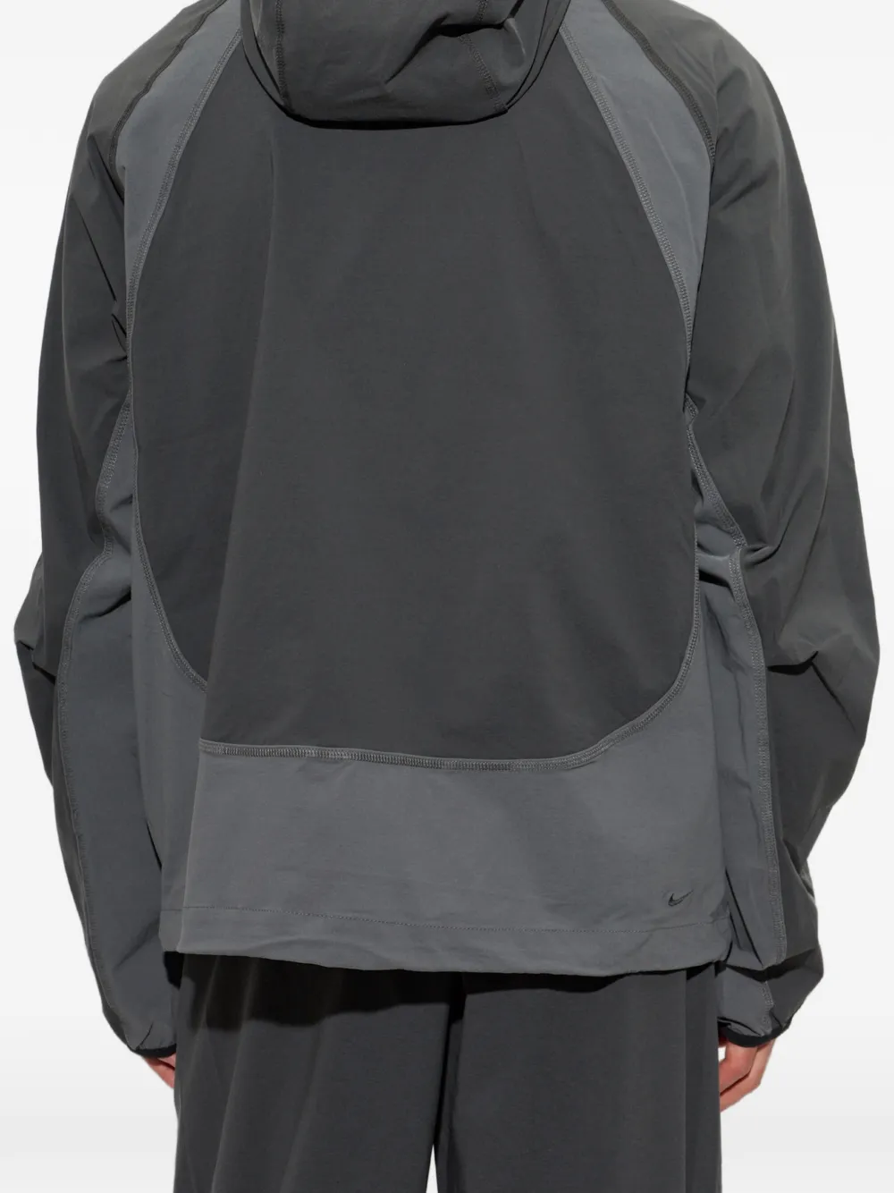 Nike Tech Dri-FIT woven full-zip color-block windrunner jacket Grijs