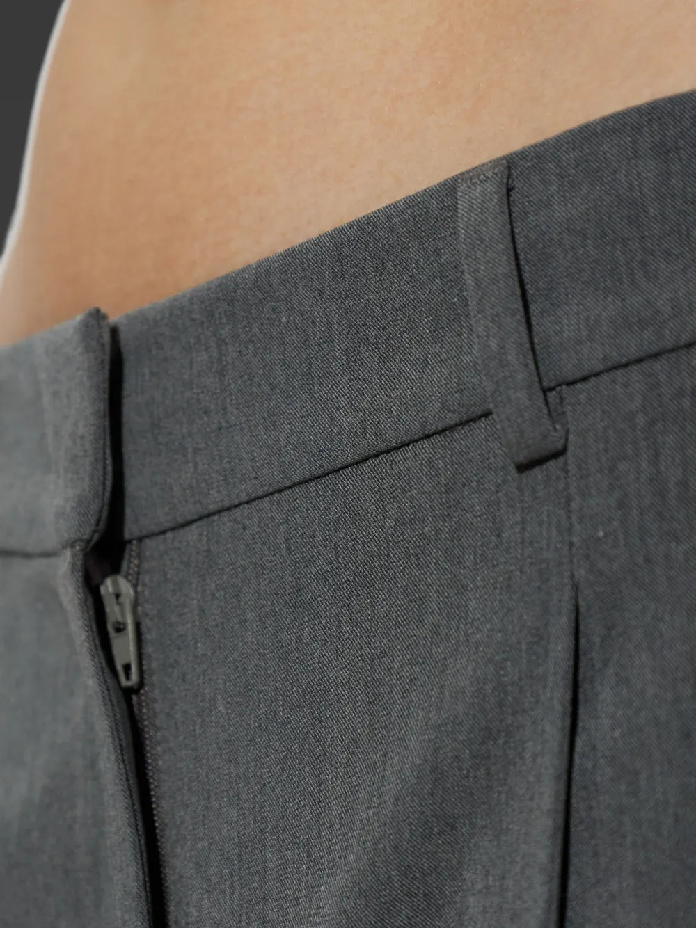 Akep Pantalon met persvouw en strikdetail bij de zoom Grijs
