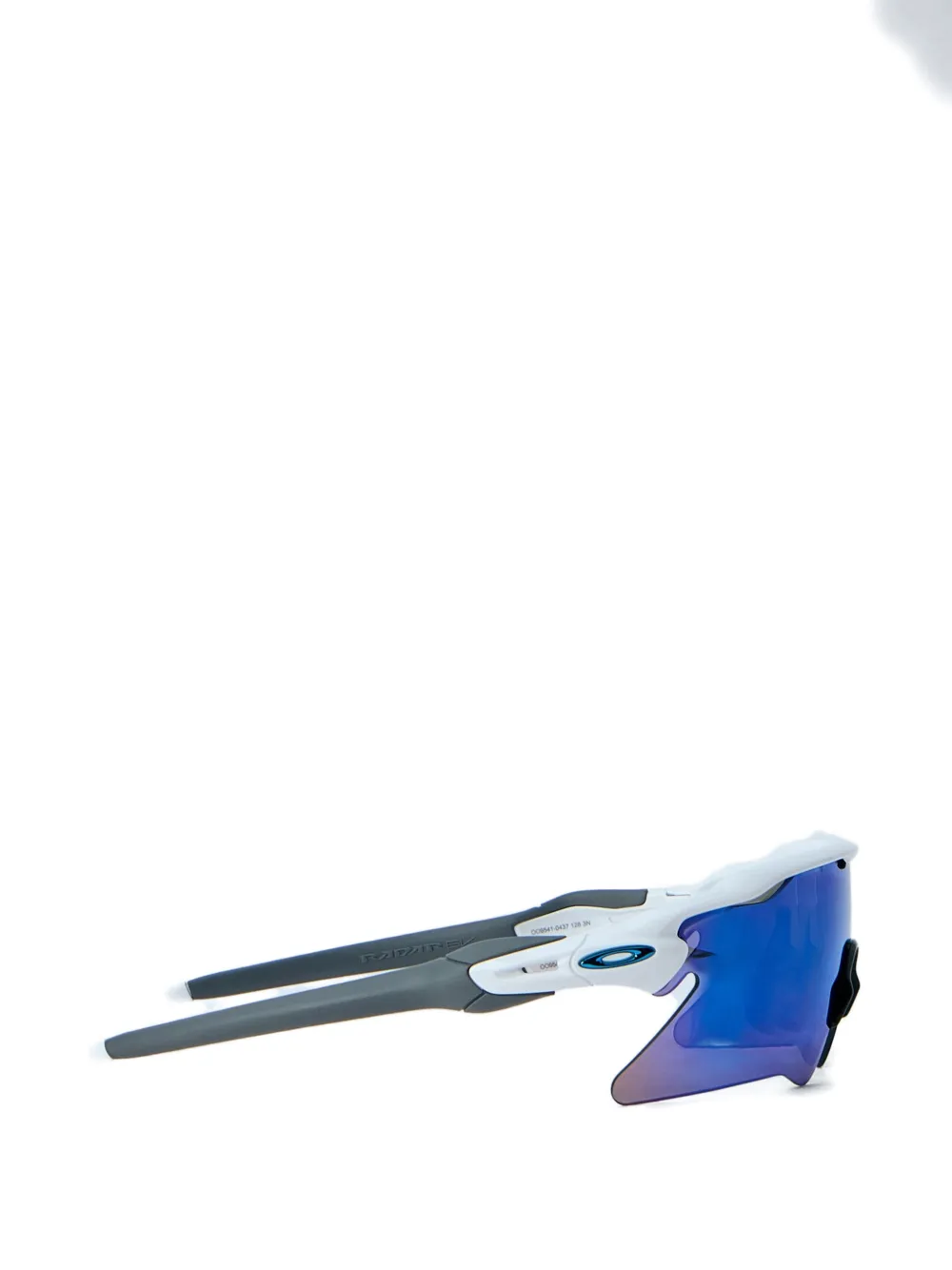 Oakley mirrored performance sunglasses Grijs