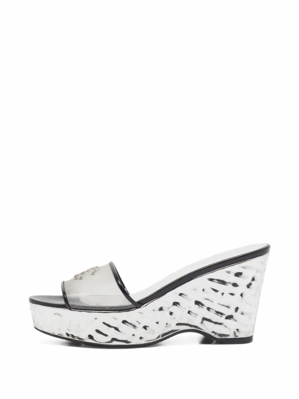 CHANEL Pre-Owned turn-lock wedge sandals - Blanc CHANEL Pre-Owned turn-lock wedge sandals - Blanc