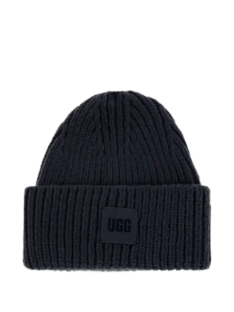UGG logo-patch ribbed beanie hat