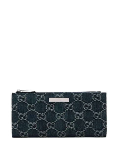Gucci long wallet with Gucci plaque