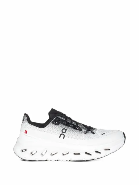 On  Cloudtilt sneakers