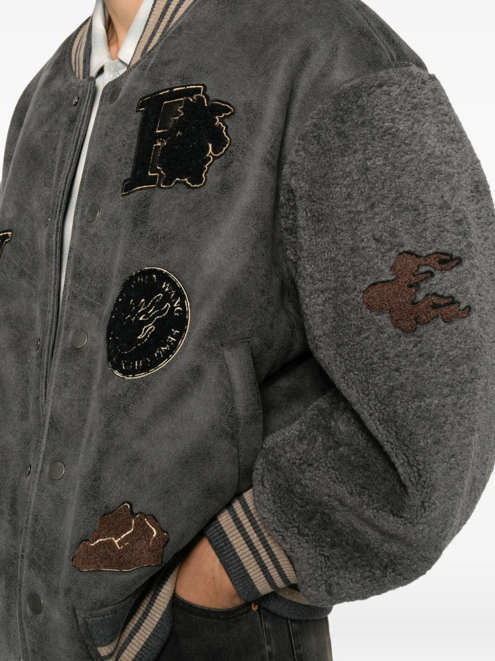 Feng Chen Wang Bomberjack met patchdetail Grijs