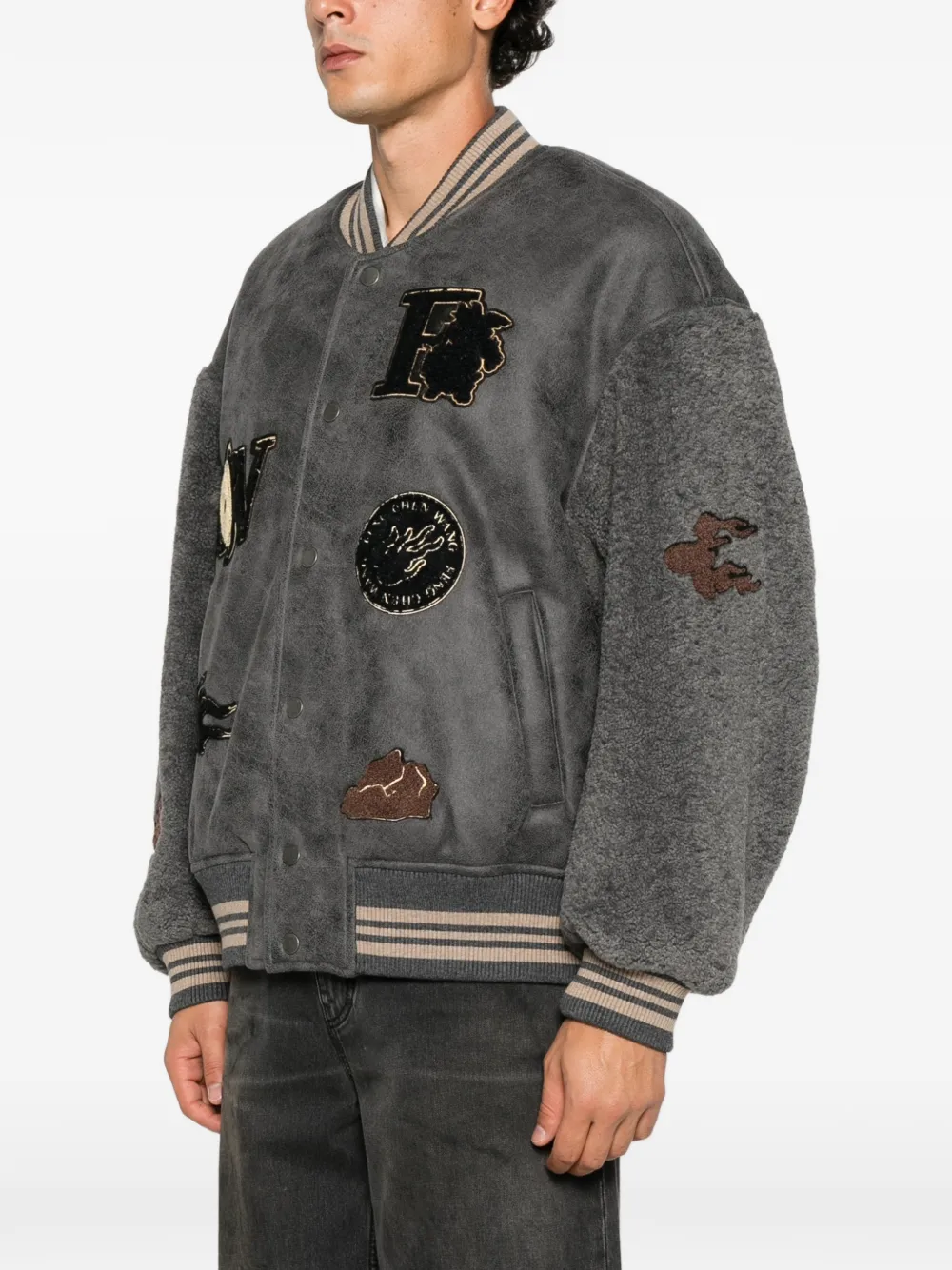 Feng Chen Wang Bomberjack met patchdetail Grijs