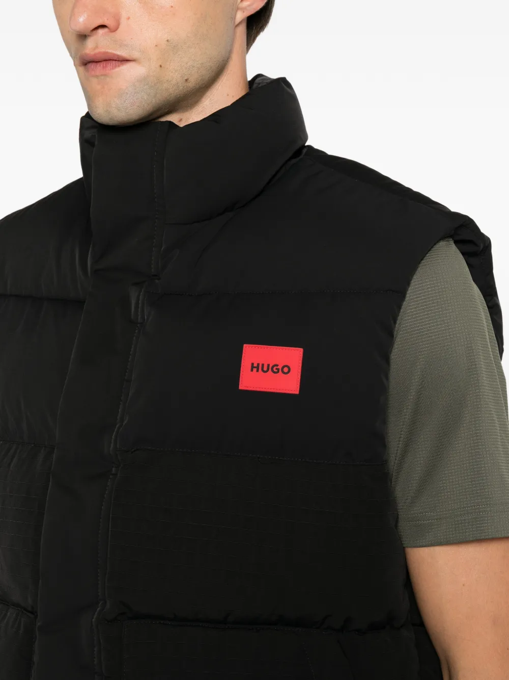 HUGO quilted logo-patch gilet Zwart
