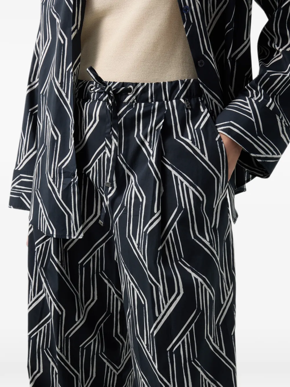 BOGNER Gina graphic-print pleated trousers Blauw