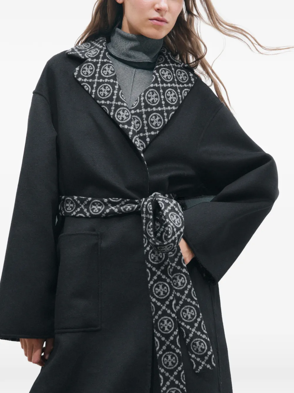 Tory Burch T Monogram wool wrap coat Zwart