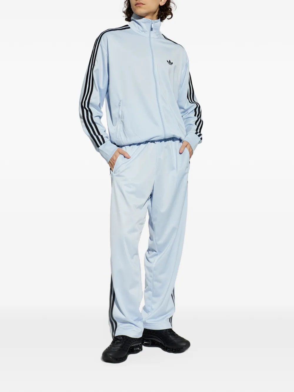 adidas embroidered-logo side-stripe track pants Blauw