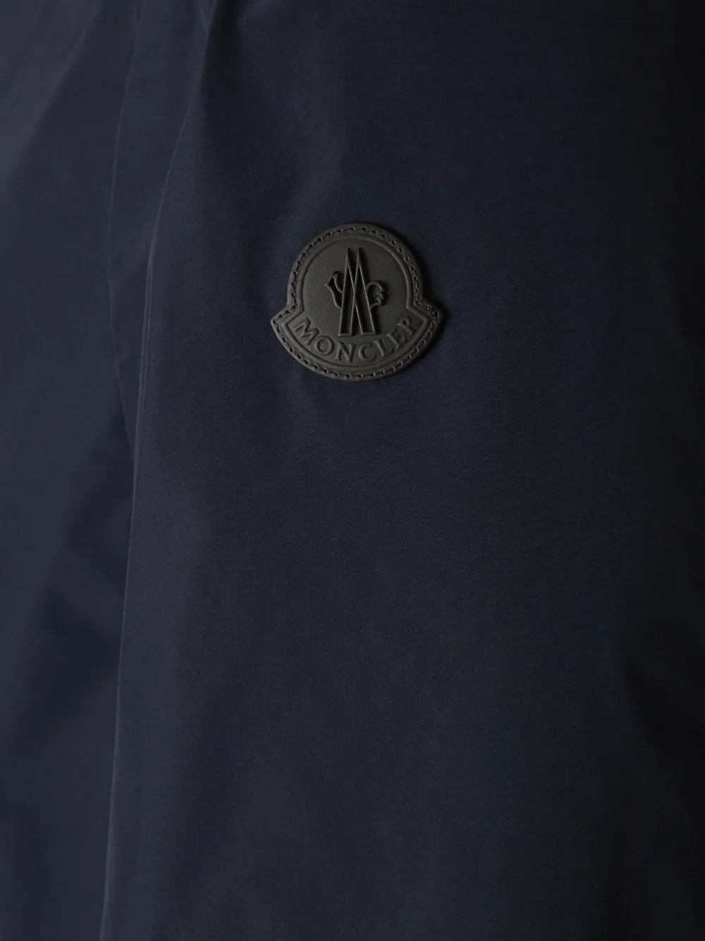Moncler Okefen hooded long down parka jacket Blauw