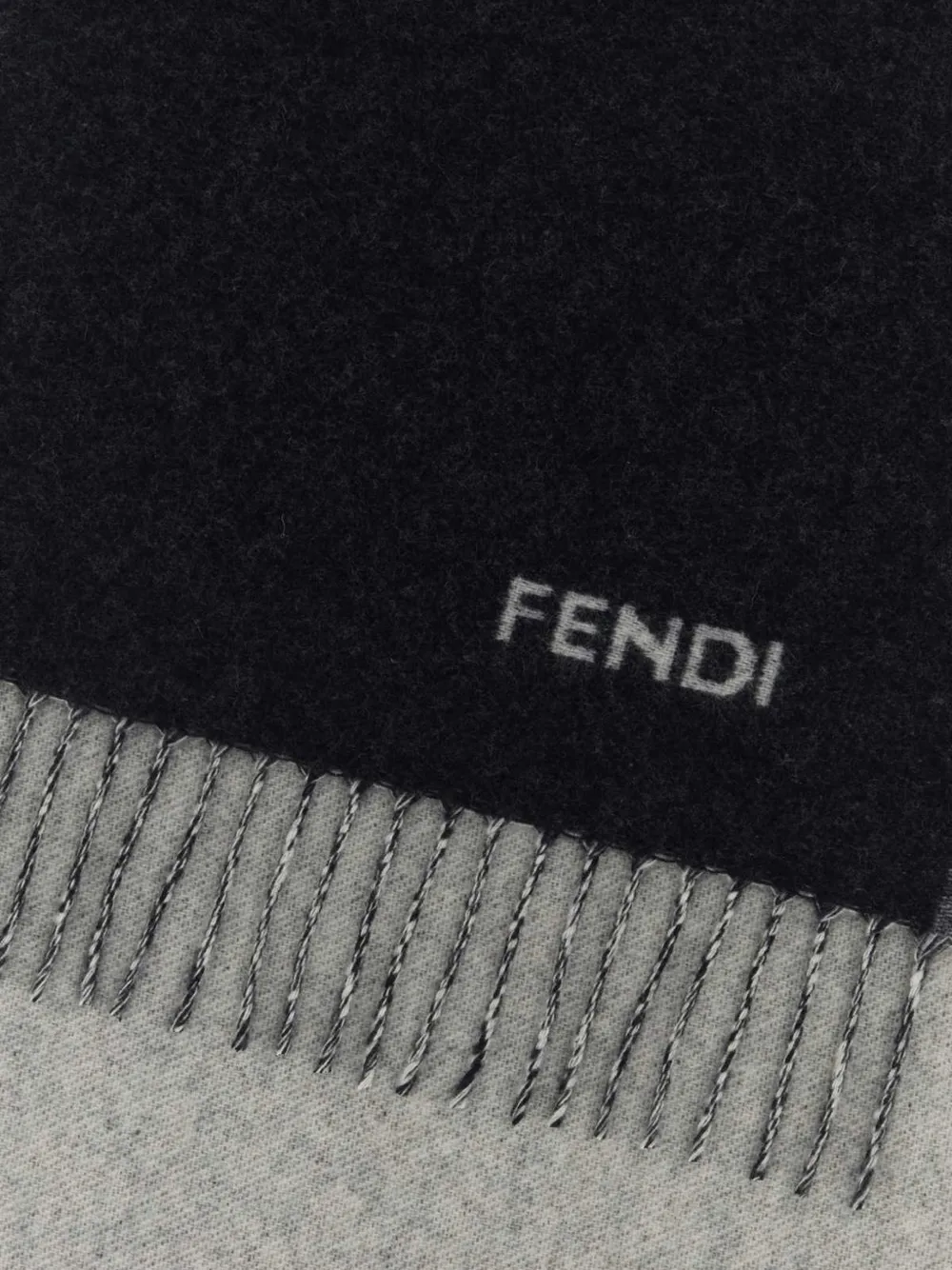 FENDI navy blue and ivory cashmere scarf Blauw