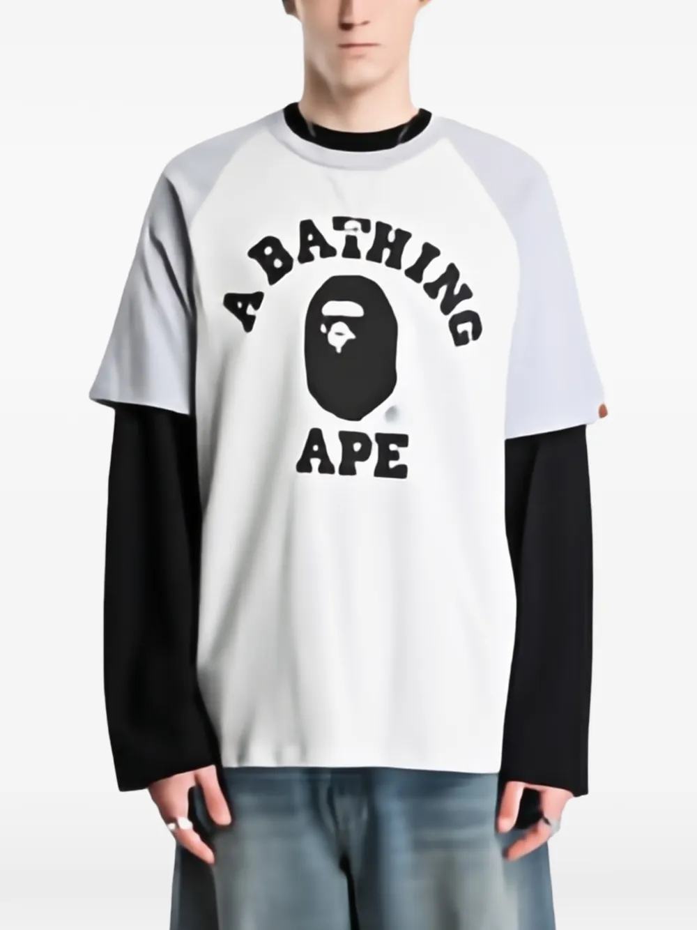 A BATHING APE College T-shirt Wit