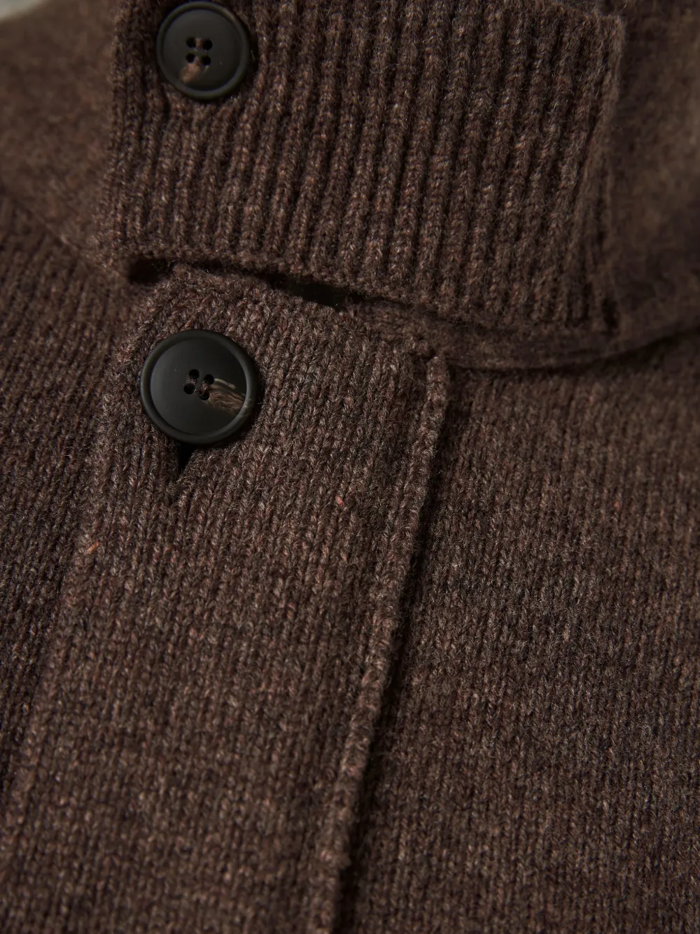 Gran Sasso Vest met knoopsluiting en hoge hals Bruin