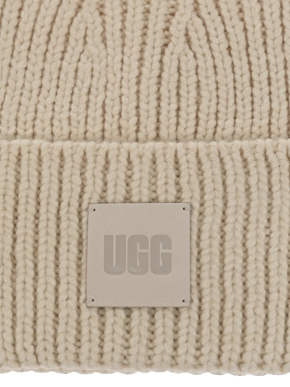 UGG logo-patch ribbed-knit beanie hat Beige