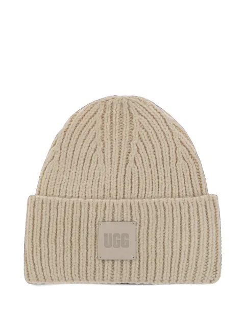 UGG logo-patch ribbed-knit beanie hat