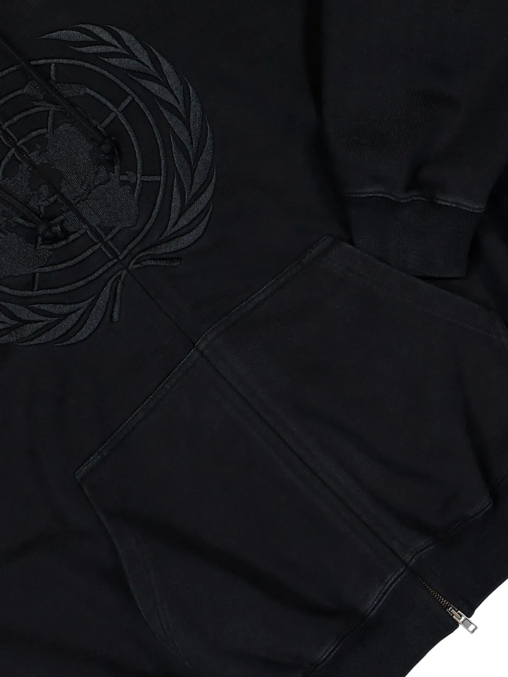 VETEMENTS embroidered zip-up hoodie Zwart