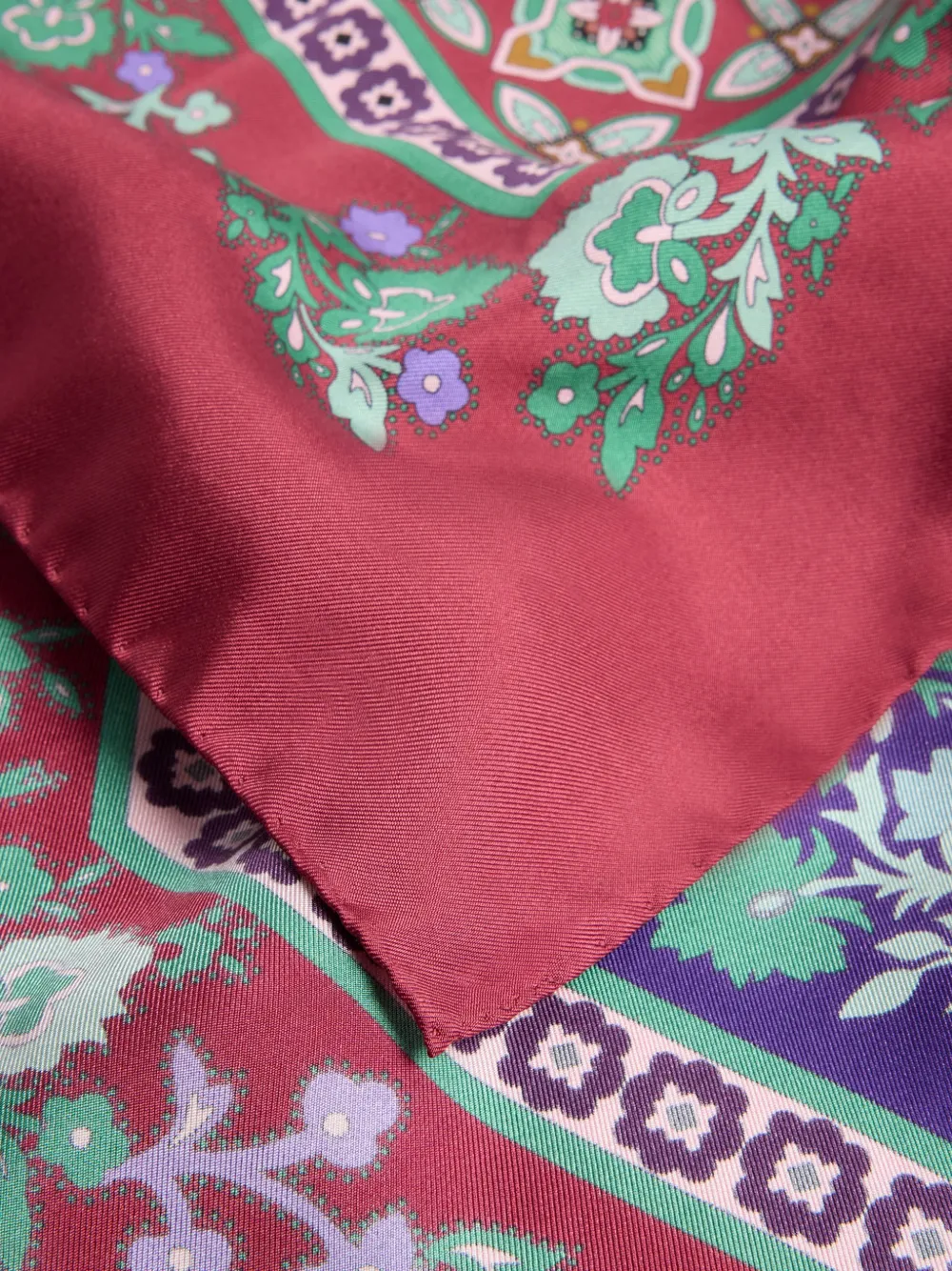 La DoubleJ Regalia placée red in silk twill foulard 90 Rood
