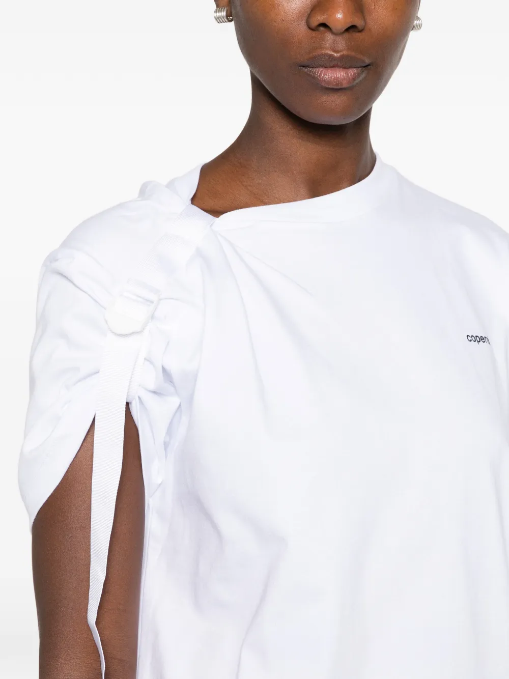 Coperni buckle-detail logo-print T-shirt Wit