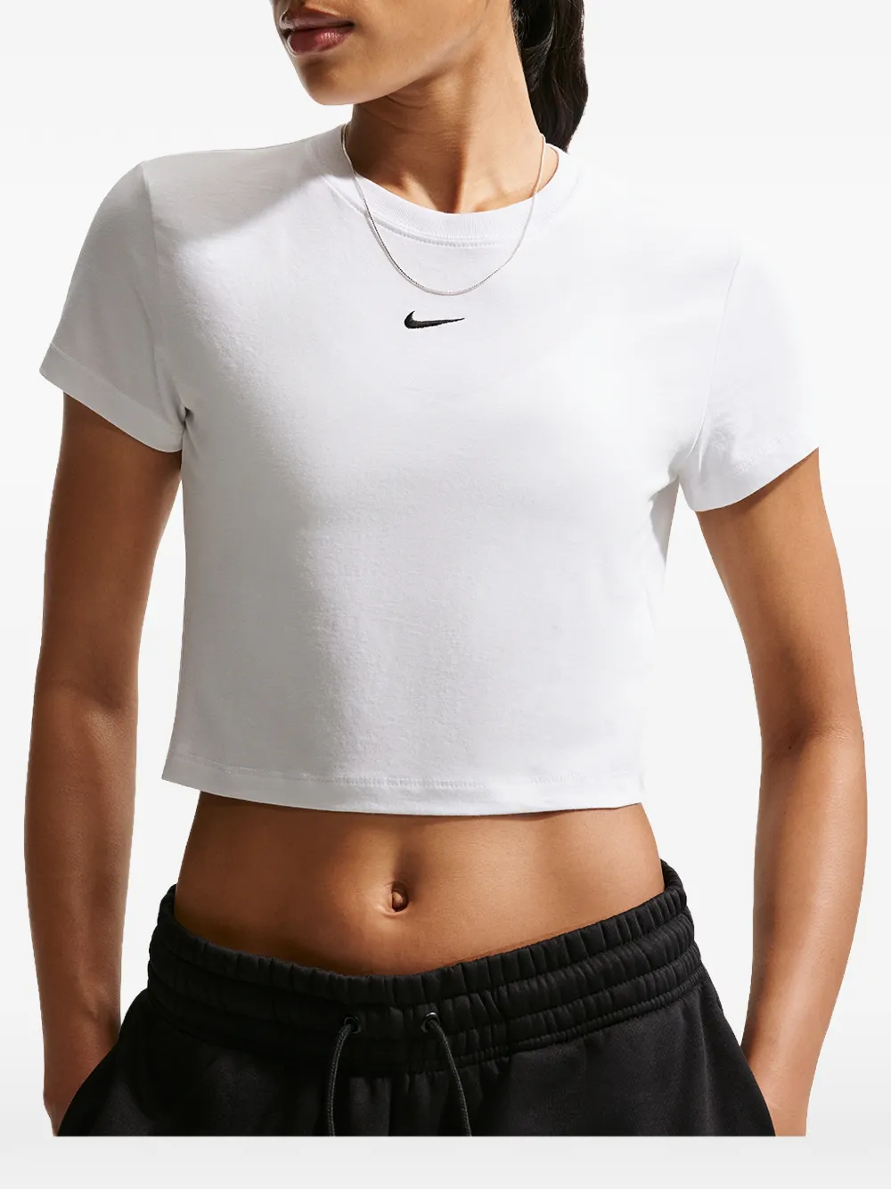 Nike Chill Knit cropped T-shirt Wit