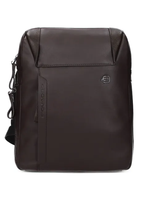 PIQUADRO mochila estilo mensajero con placa del logo