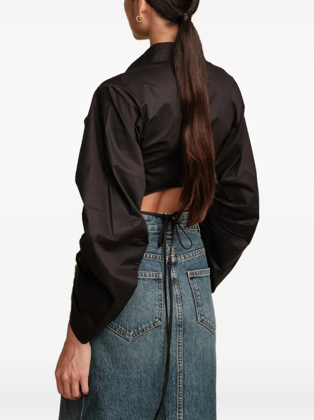 HEVRON Raquel gathered-sleeve cropped shirt Zwart