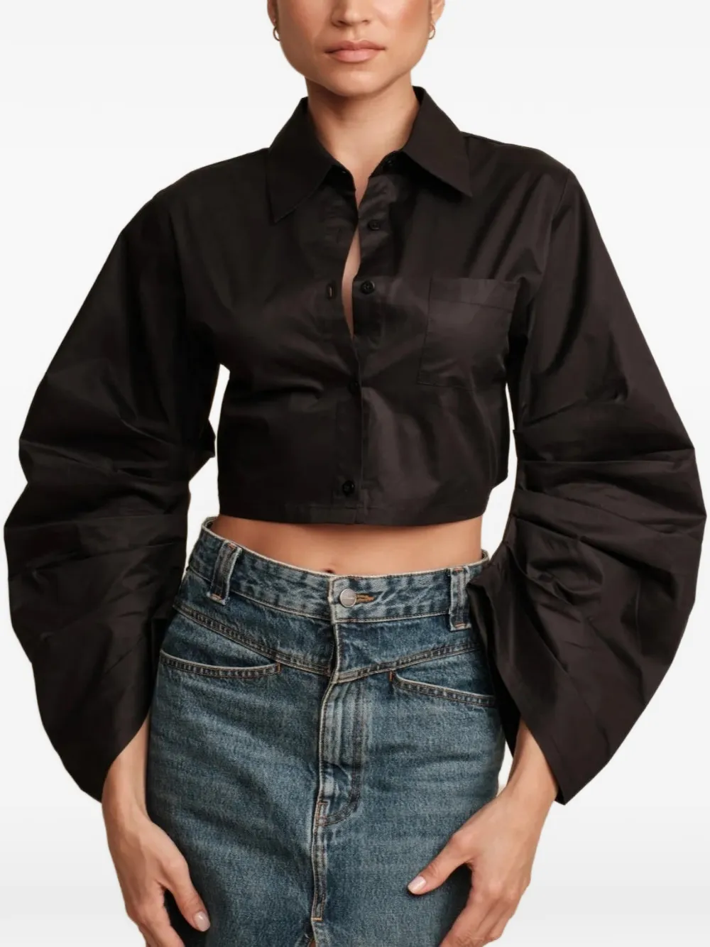 HEVRON Raquel gathered-sleeve cropped shirt Zwart