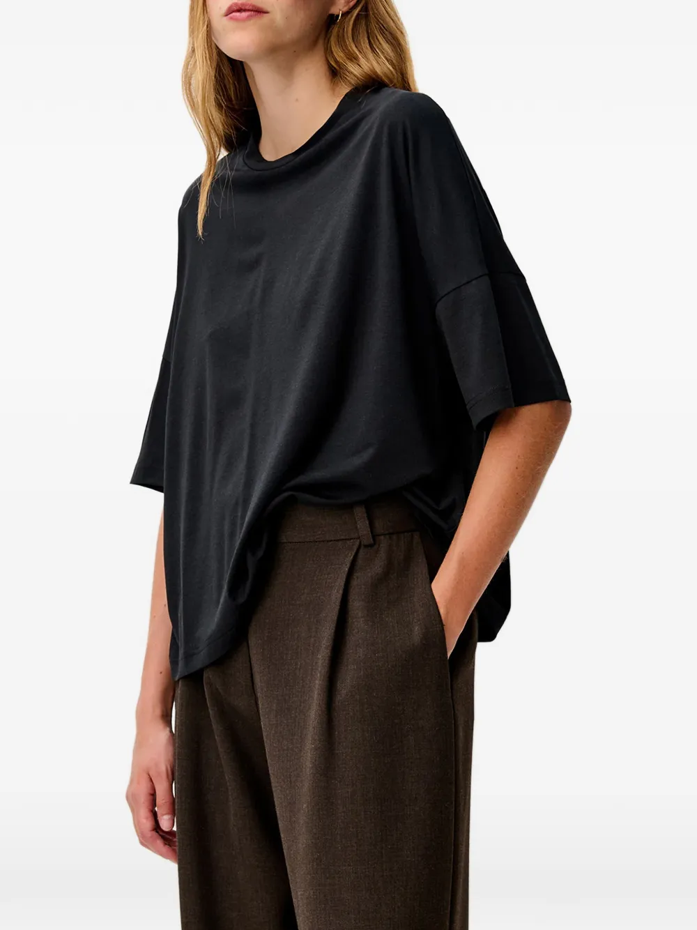 Sessùn Dorel T-shirt met verlaagde schouders Zwart