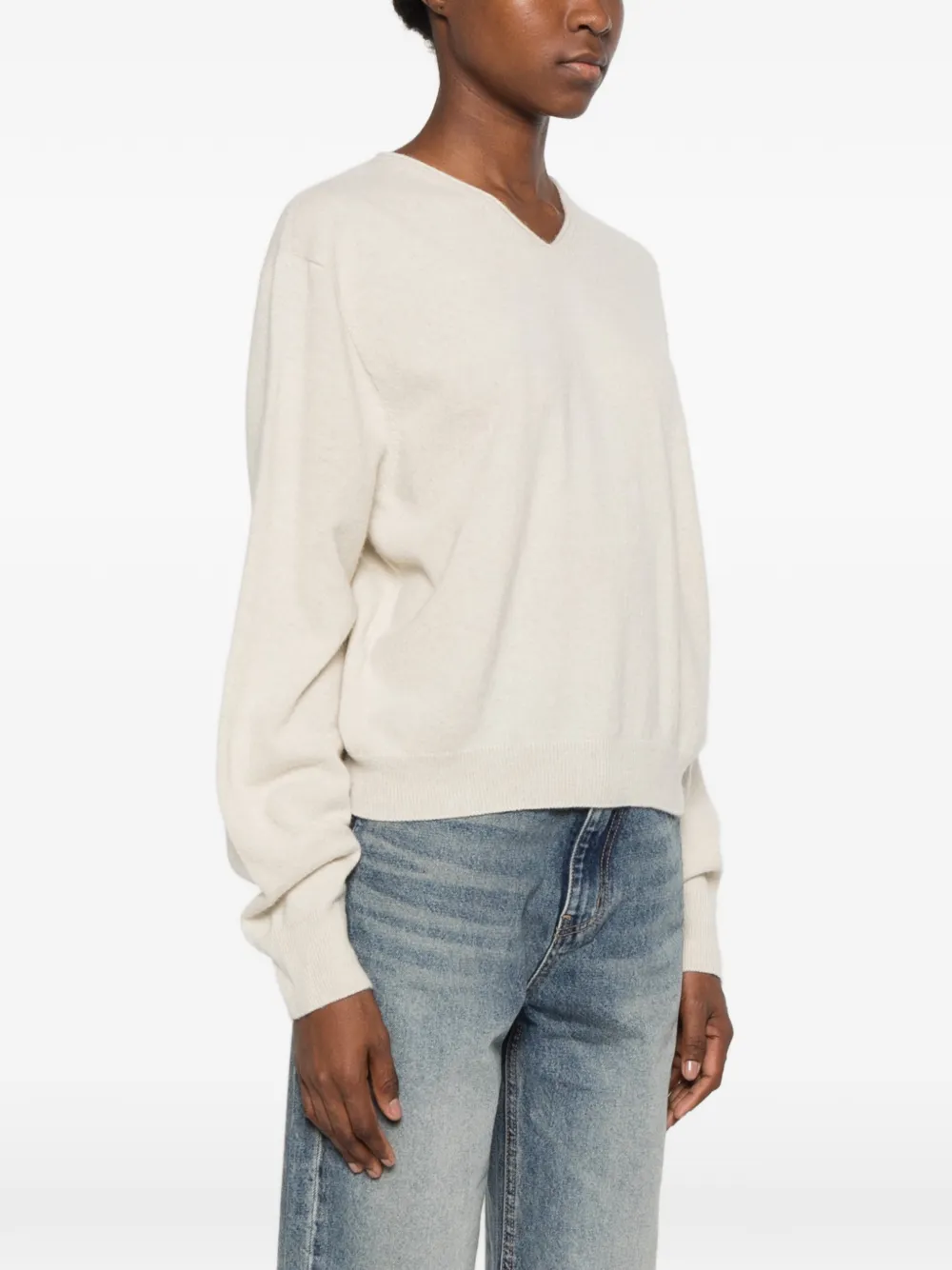 Low Classic V-neck sweater Beige