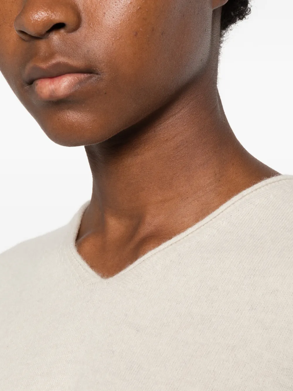 Low Classic V-neck sweater Beige