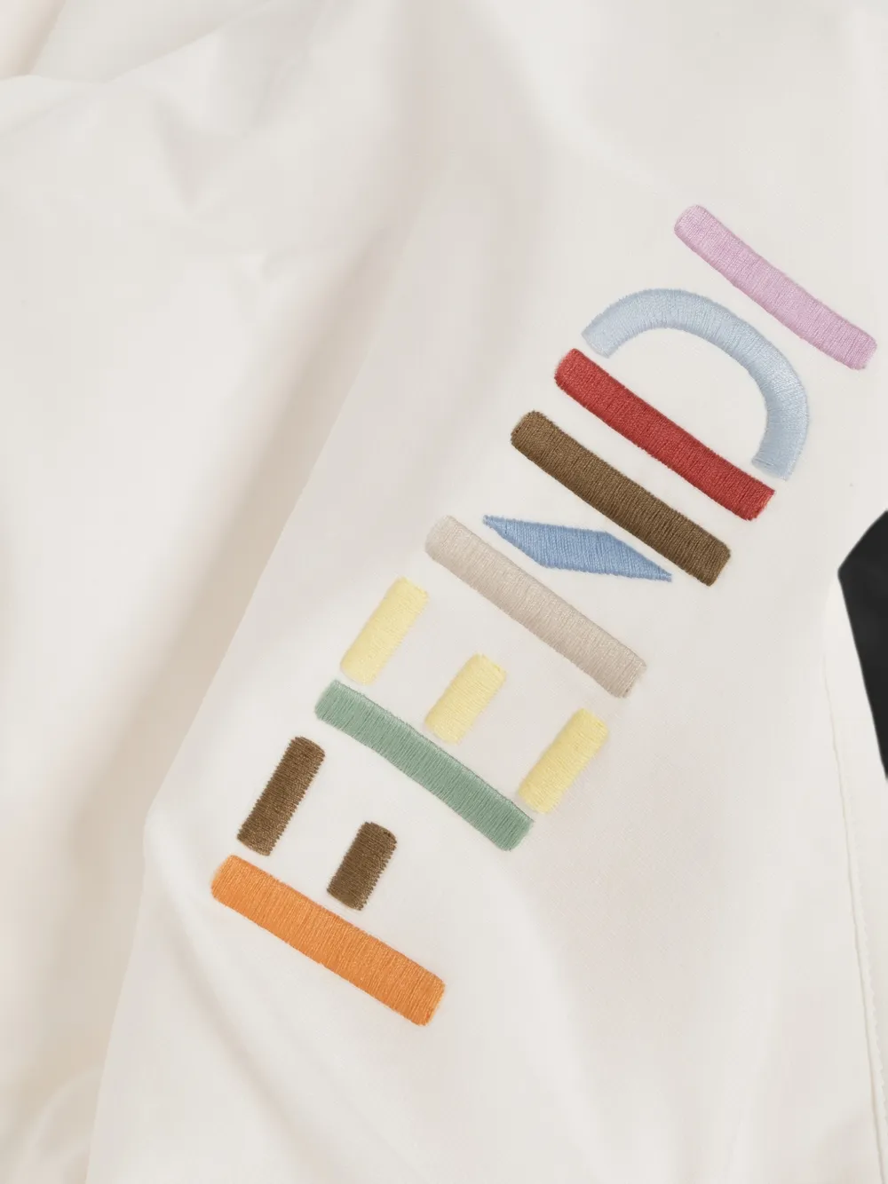 Fendi Kids Geïsoleerde deken met geborduurd logo Wit