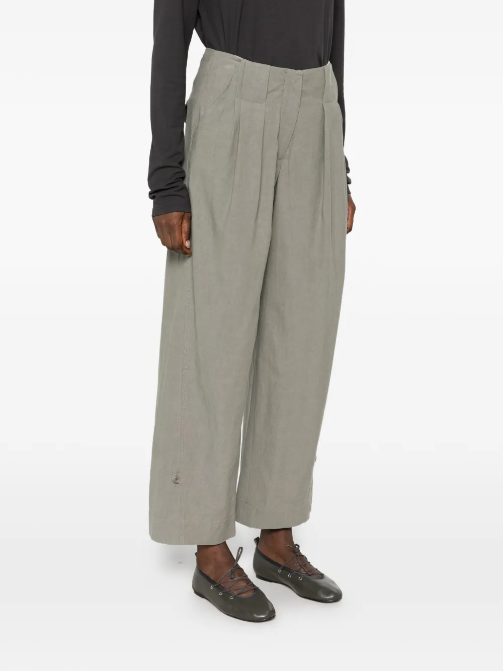Low Classic pleated button-cuff trousers Groen
