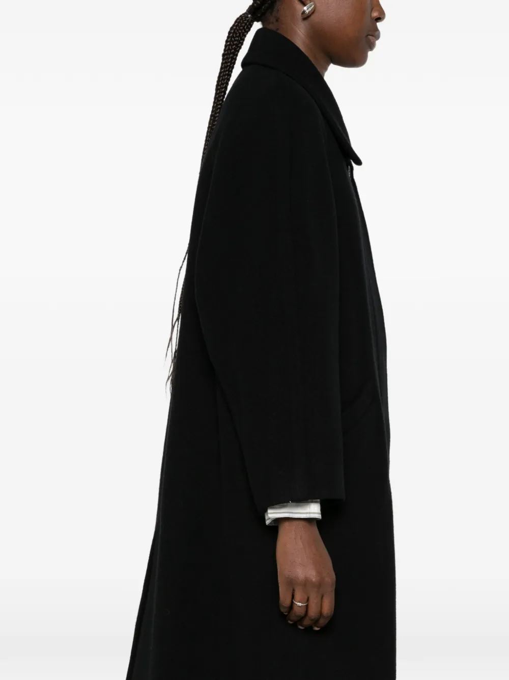 Low Classic button-up collared coat Zwart