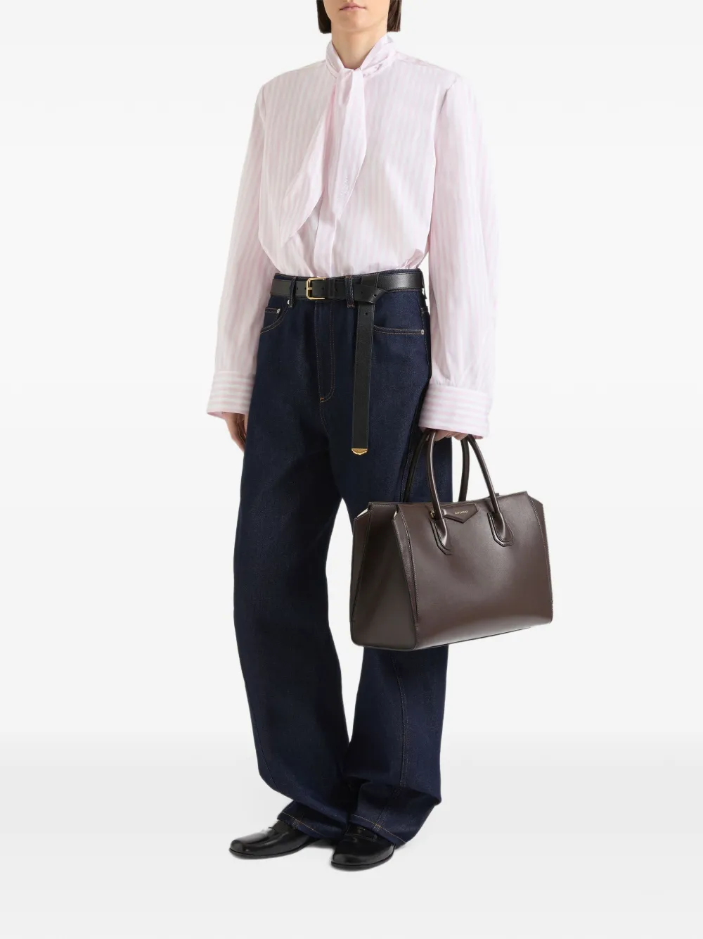 Givenchy medium Antigona catchall bag in shiny grained leather Bruin
