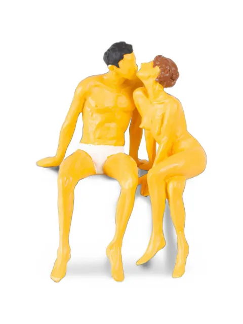 Seletti Love Is A Verb Isa & Santi sculpture