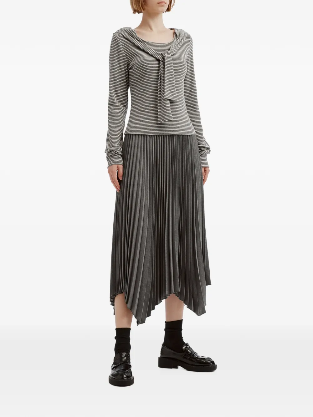 tout a coup pleated handkerchief-hem midi skirt Grijs