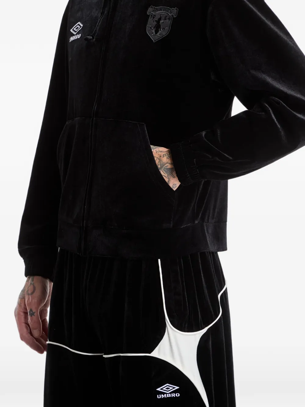 UMBRO velvet masked hoodie Zwart