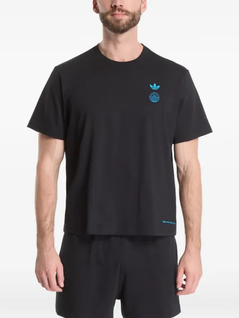 adidas camiseta Bad Bunny con estampado gráfico