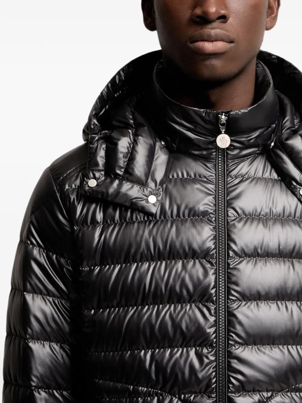 Moncler Lauros hooded short down jacket Zwart