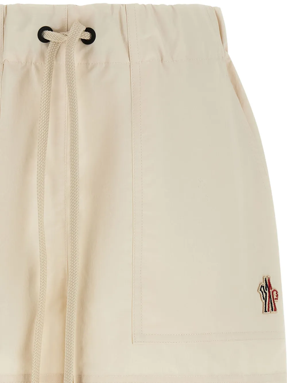 Moncler Grenoble Shorts met trekkoord en opgestikte zak Beige