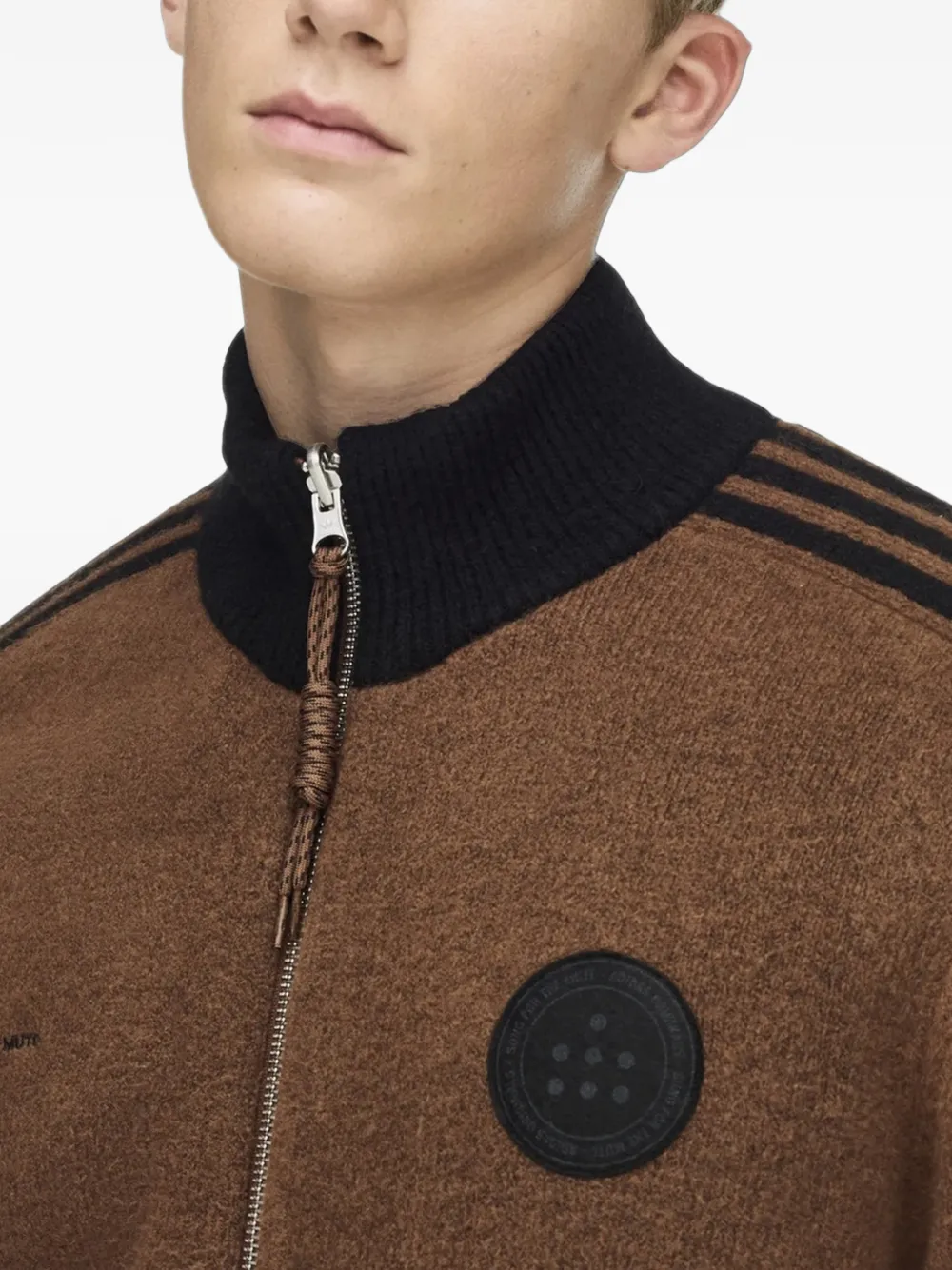 Song For The Mute x adidas Adi008 jack met logo-patch en rits Bruin