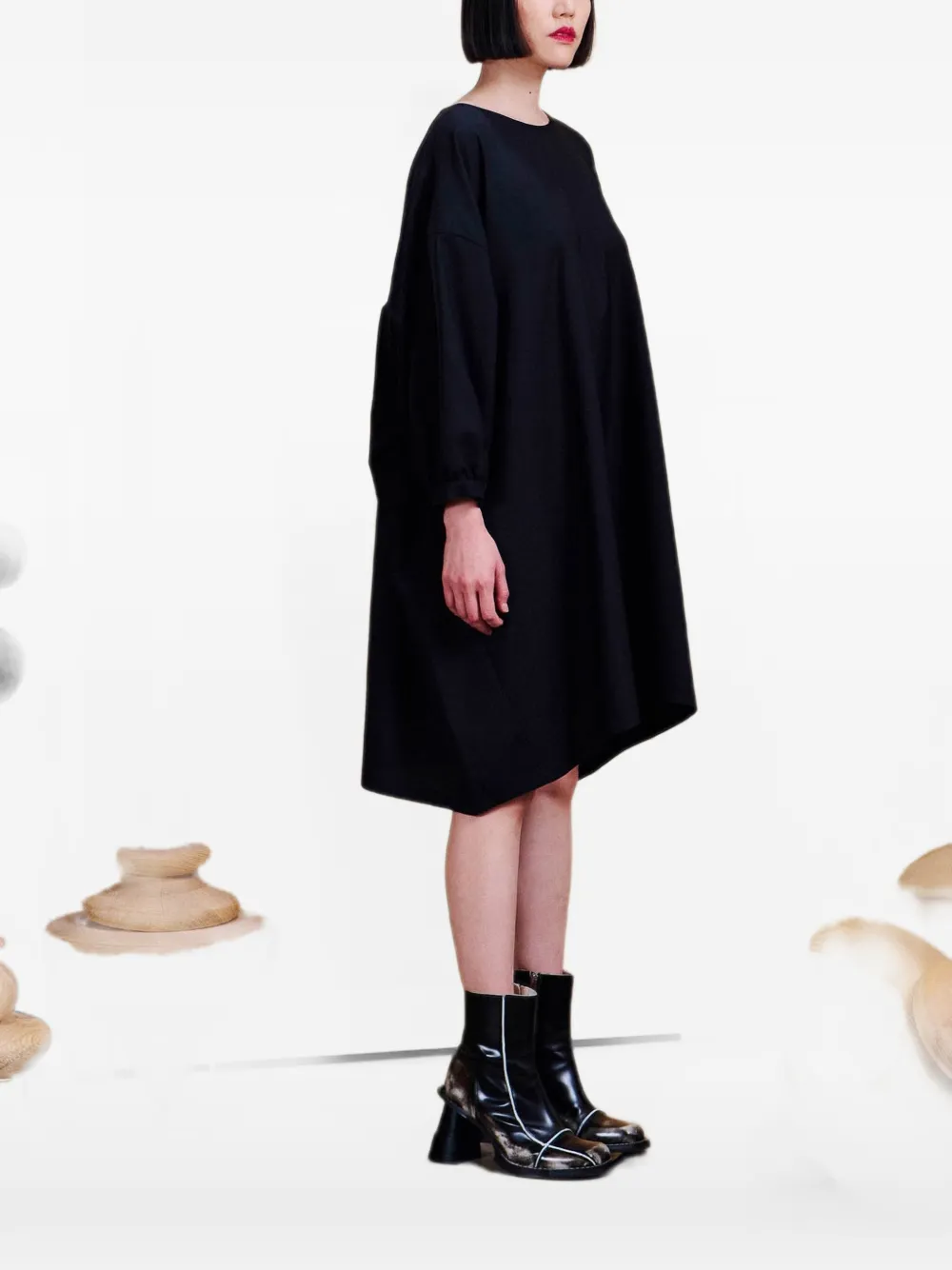 Henrik Vibskov Non Chalant oversized asymmetric dress Zwart