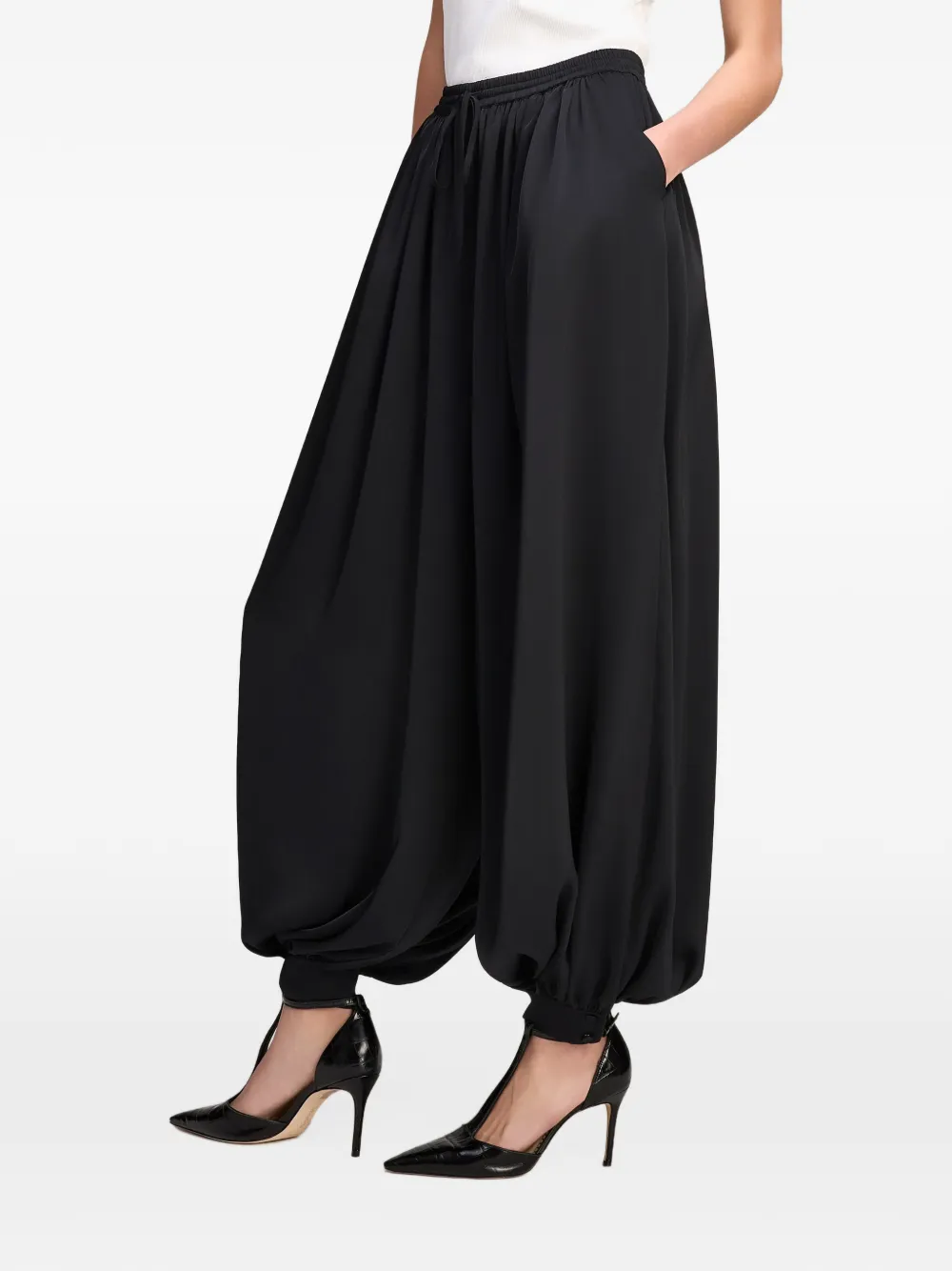 Cinq A Sept Esme satin trousers Zwart