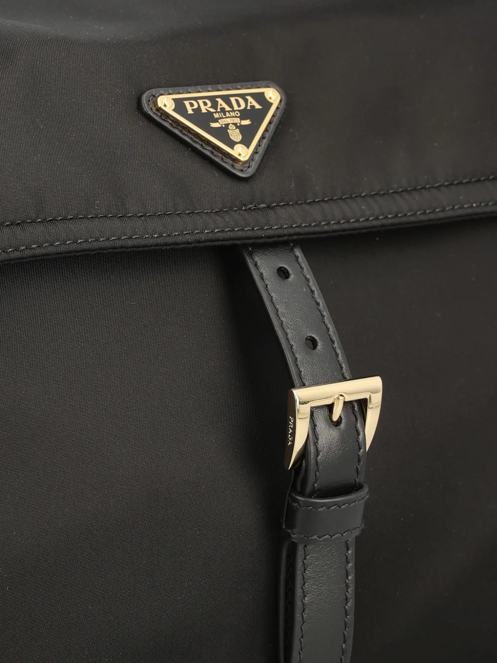 Prada Explore large Re-Nylon shoulder bag with flap Zwart