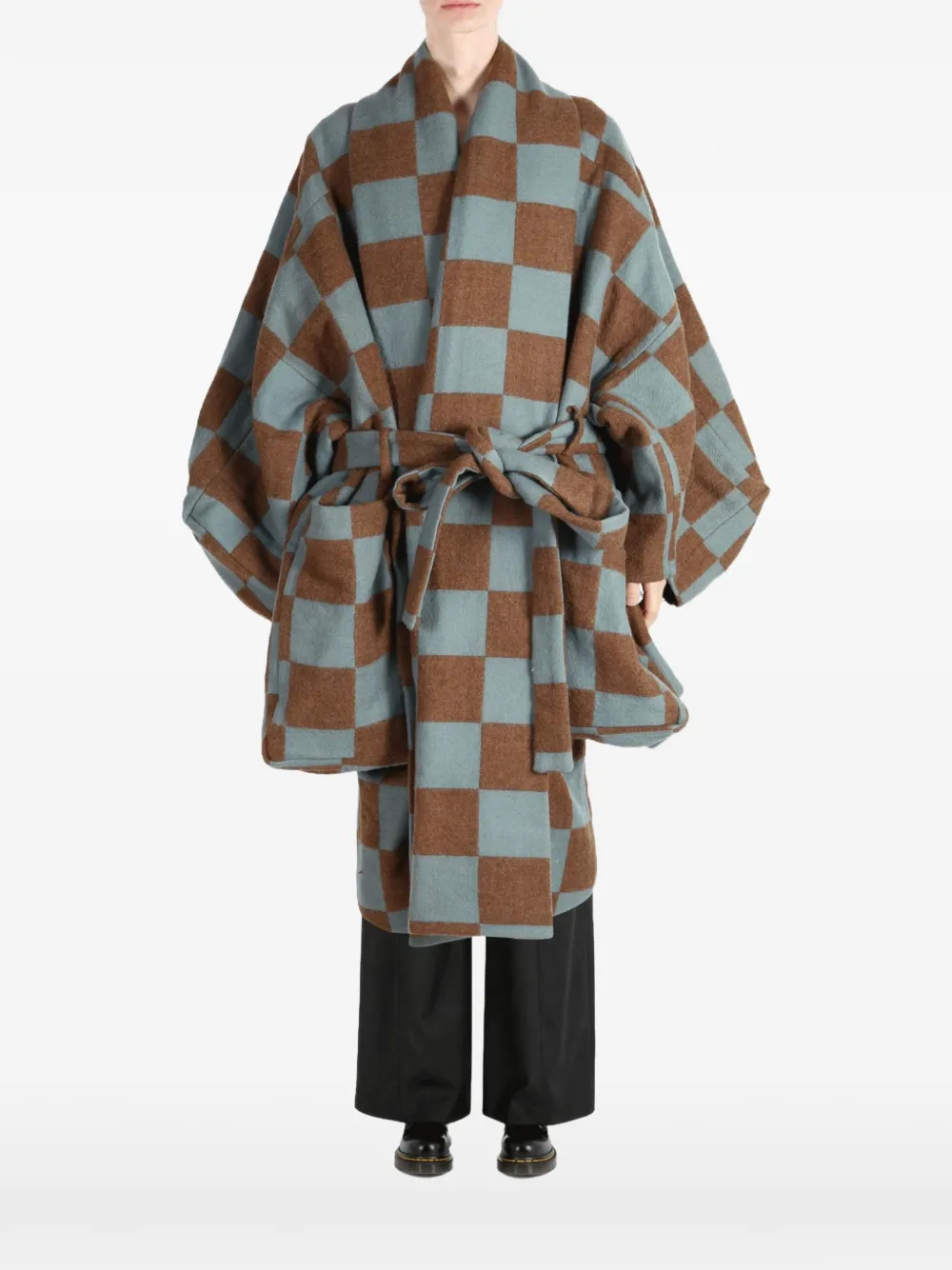 Uma Wang check-pattern belted coat Blauw