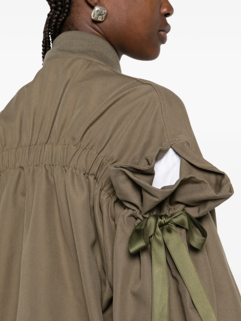Noir Kei Ninomiya x Comme des Garçons bomberjack met ruches en strikversiering Groen