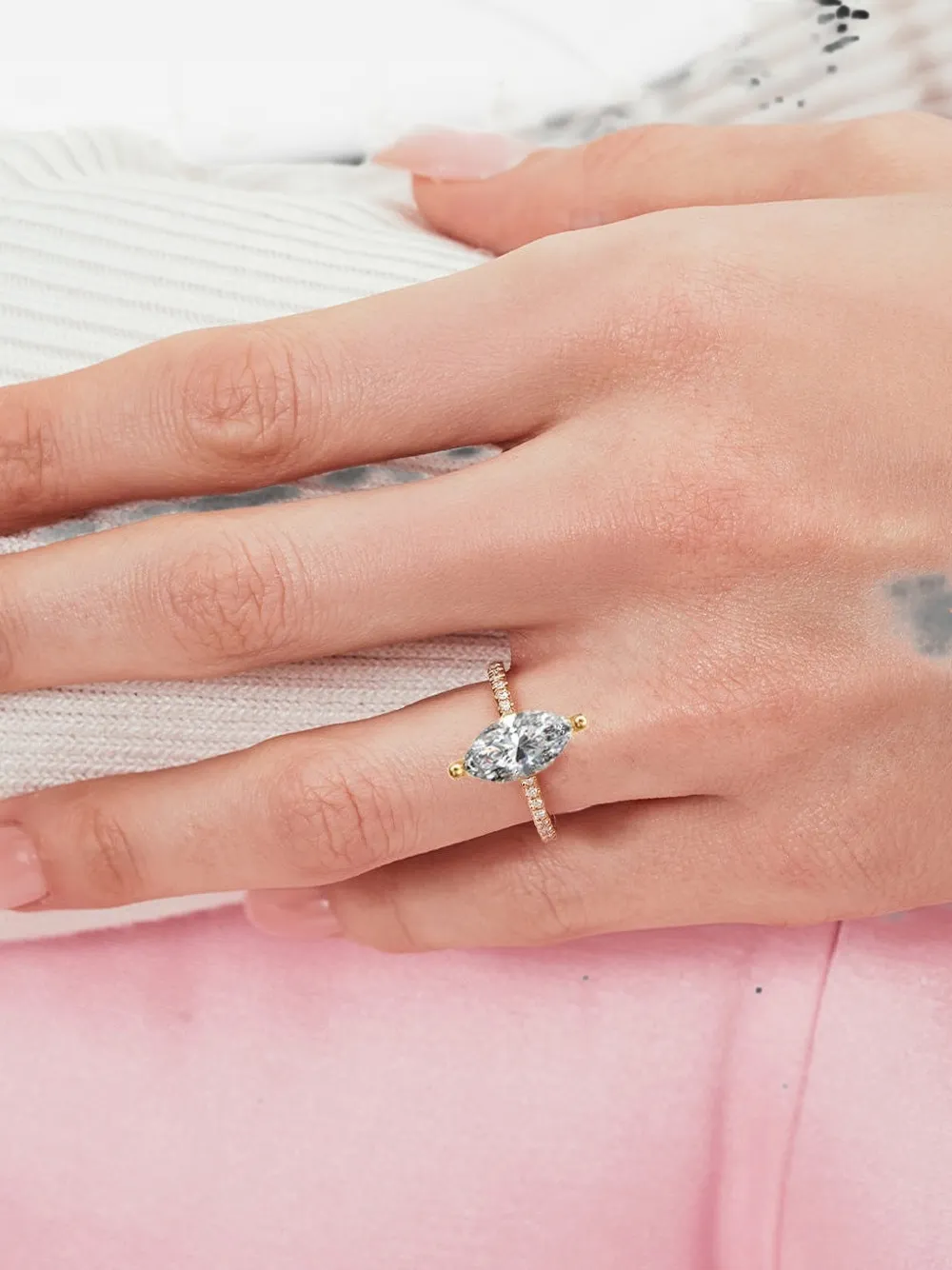 Loyal.e Paris Solitaire Absolue marquise-cut diamond ring - Oro