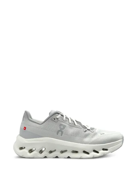 On  Cloudtilt sneakers