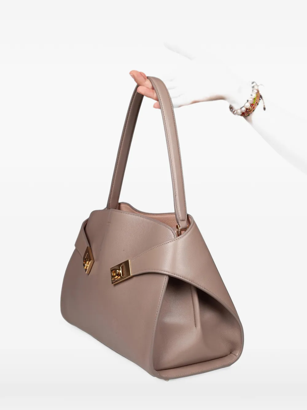 Ferragamo Hug soft shoulder bag (M) Bruin