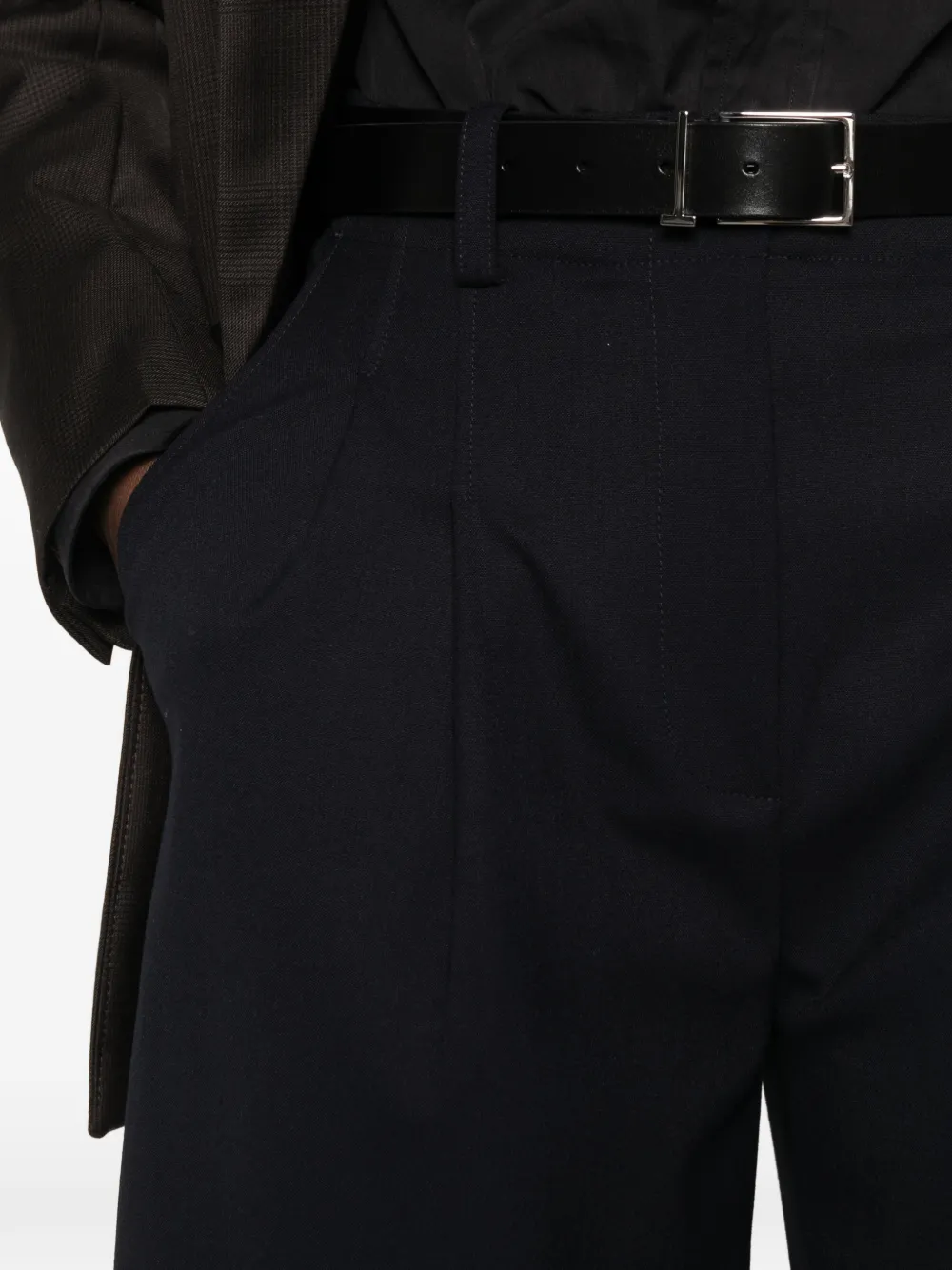 The Frankie Shop Gio pleated knee-length shorts Blauw