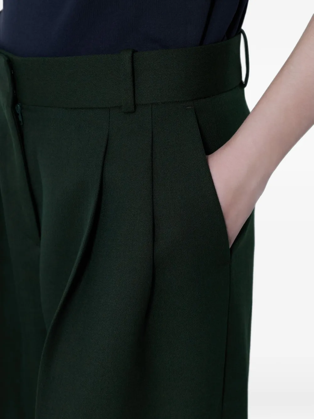 GANNI pleated-front wide-leg trousers Groen
